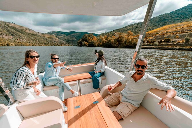 Douro Valley: 1h Solar Boat Experience - Two Wine Tasting - Customer Reviews and Experiences