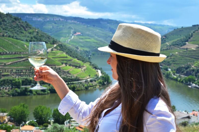 Douro Valley Delights: Wine Tasting and Scenic Vistas - Included Services