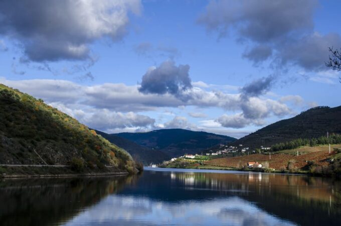 Douro Valley: Discovering the Douro in a Land Rover - Douro River Cruises