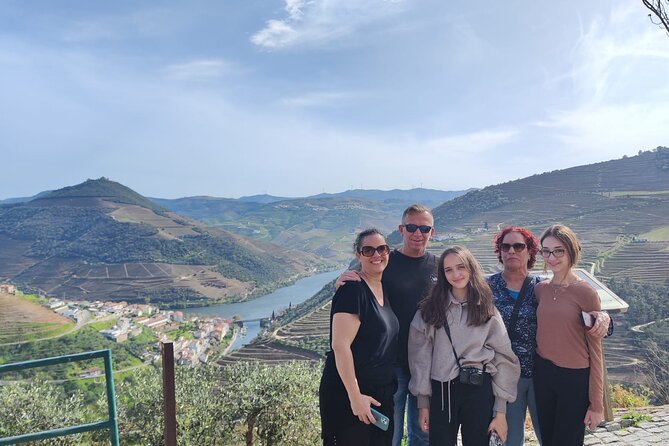 Douro Valley Full Experience With Limited Small Group - Exploring Pinhão