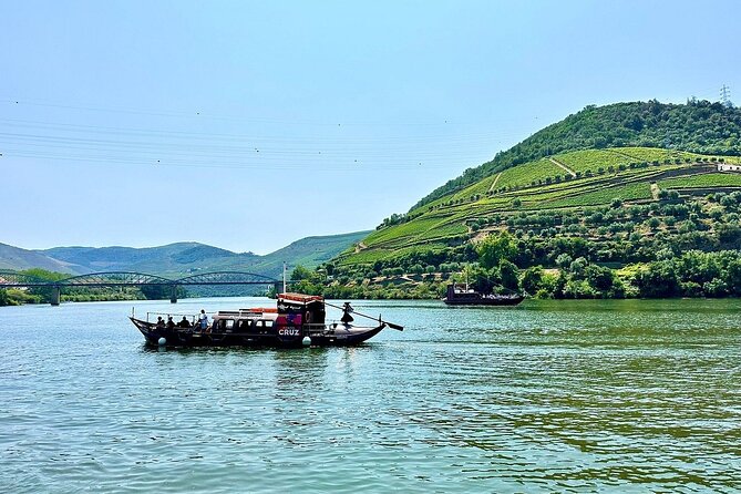 Douro Valley Private Tour: 2 Farms, Lunch & Boat Trip - Worth The Stay