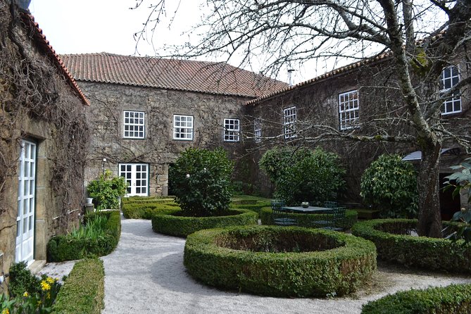 Douro Valley Tour: 2 Vineyard Visits, River Cruise, Winery Lunch - Winery Lunch Experience