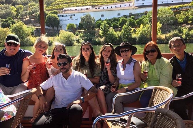 Douro Valley Tour: Wine Tasting, Cruise and Lunch From Porto - Group Size and Accessibility