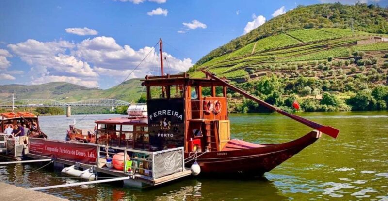 Douro Valley Tour With 2 Wine Tastings Included - Vineyard Visits and Tastings