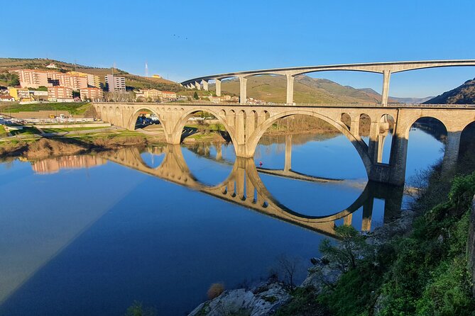 Douro Valley Tour With Train and Vinho Verde - Discovering the Vinho Verde Region