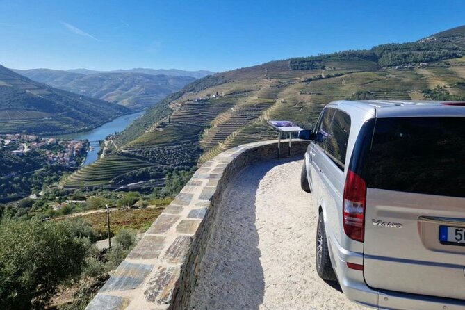 DOURO VALLEY: Wine Premium Tour, Winerys Lunch & River Cruise - Douro River Cruise