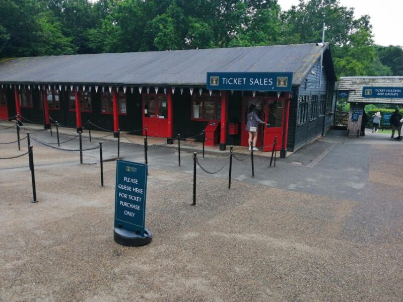 Dover Port to London via Dover & Leeds Castle Private - Leeds Castle Tour