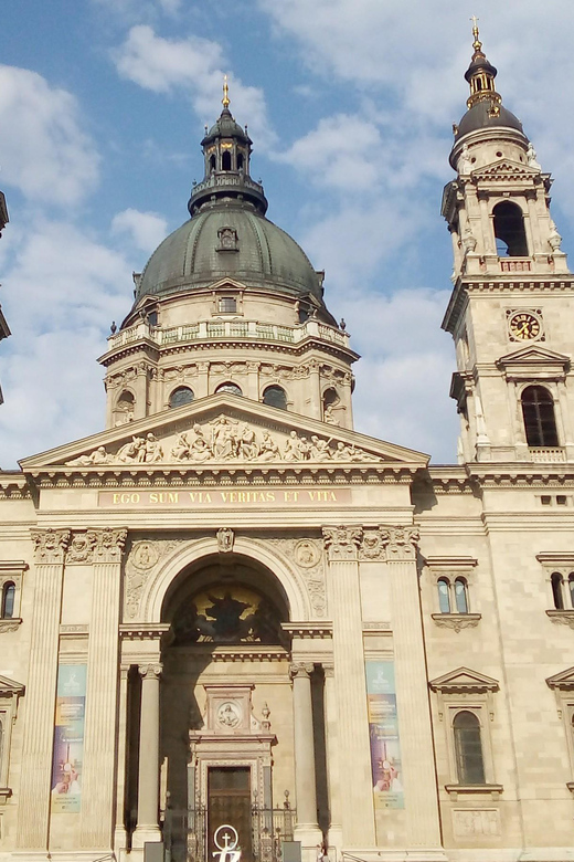 Downtown Budapest Walking Tour - Experience Description