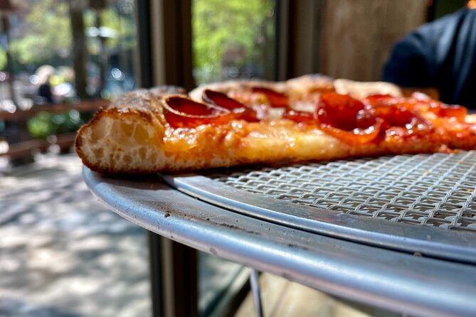 Downtown Chicago Walking Pizza Tour - Personalized Small-Group Tour