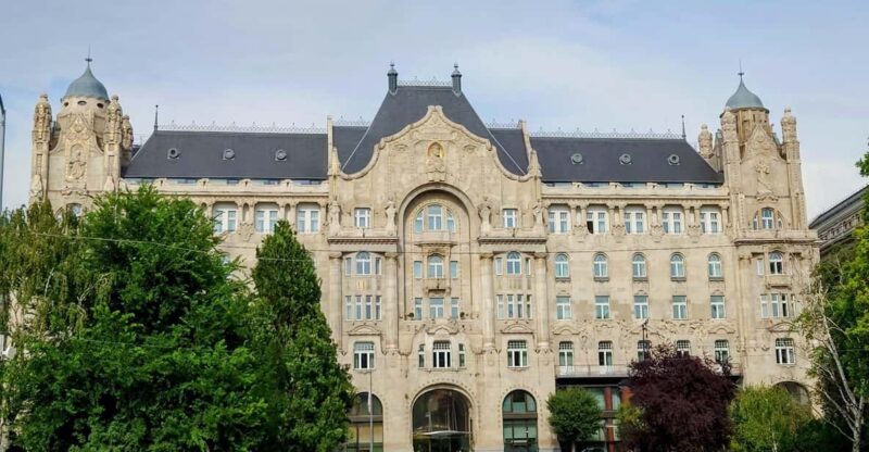 Downtown of Budapest: the Two Sides of the Danube in 3 Hours - Itinerary Highlights