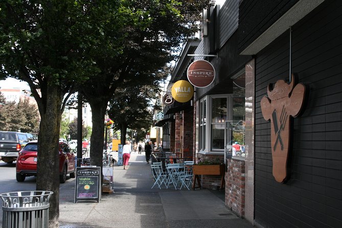 Downtown Victoria Food & City Tour - Lunch Experience
