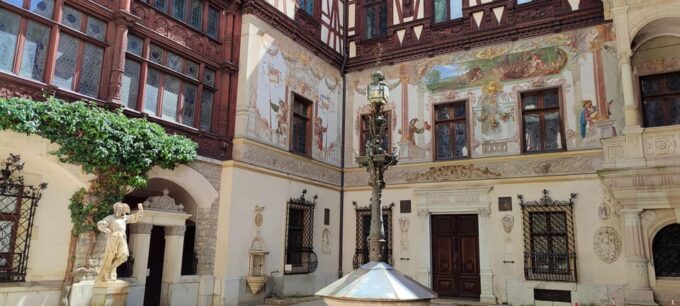 Dracula Castle, Peles Castle and Brasov Private Day Tour - Bran Castle Tour