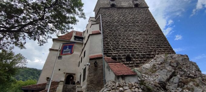 Dracula Castle, Peles Castle and Brasov Private Day Tour - Frequently Asked Questions