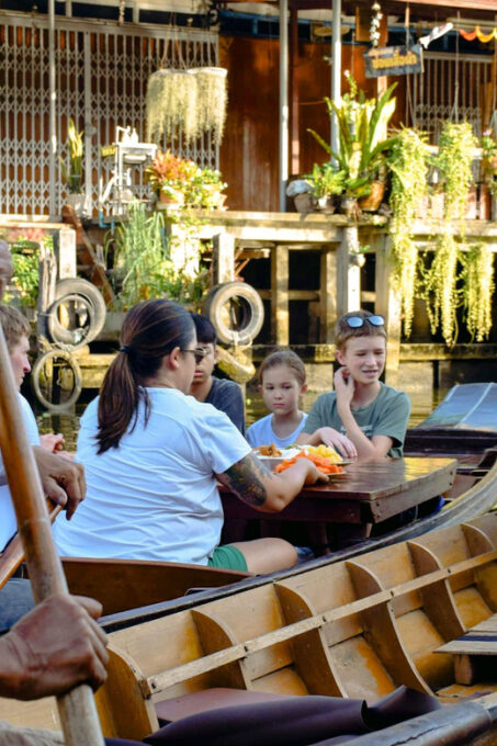 Dragon Temple & Paddle Boat Dinner at Damnoen Saduak - Tour Policies and Requirements