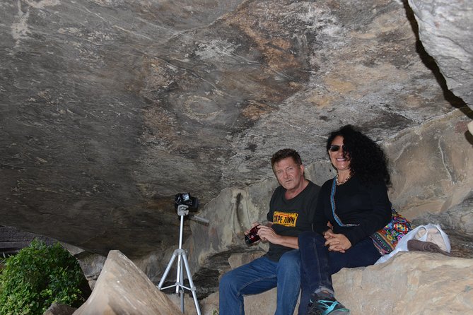 Drakensberg Kamberg Rock Art & Mandela Capture Site Day Tour From Durban - Visiting Nelson Mandela Capture Site