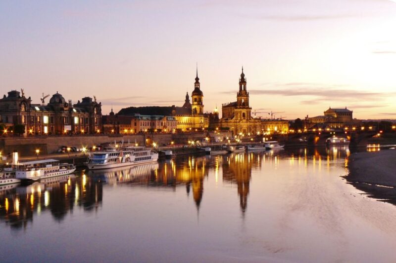 Dresden: City Exploration Game and Tour - Key Features
