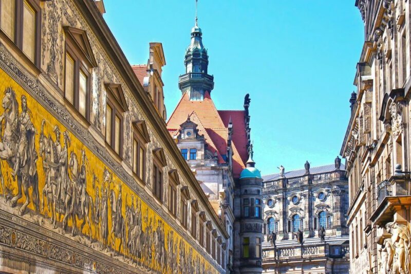 Dresden: City & Semperoper Guided Walking Tour - Frauenkirche Exploration