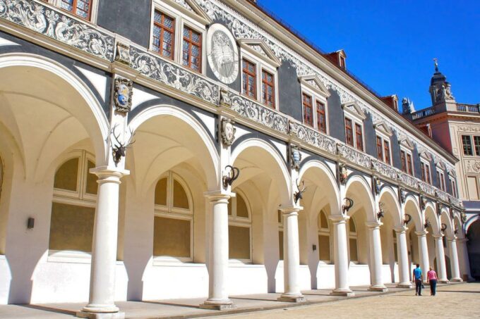 Dresden: City & Semperoper Guided Walking Tour - Meeting Point Details