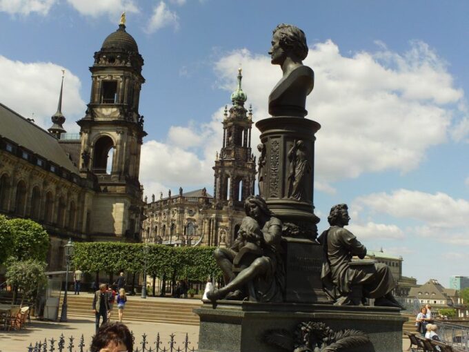 Dresden: Complete Walking Tour With Frauenkirche Visit - Group Size and Booking