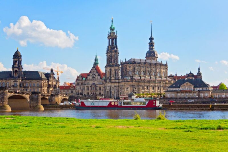 Dresden: First Discovery Walk and Reading Walking Tour - Customer Feedback and Important Information