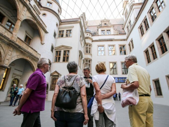 Dresden: Guided City Walk With a Cup of Coffee - Baroque Architectural Gems