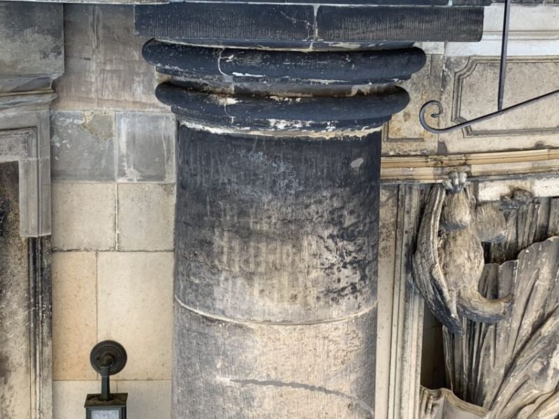 Dresden Oldtown: Smartphone Scavenger Hunt Sightseeing Tour - Key Points