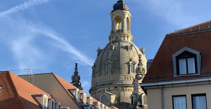 Dresden Oldtown: Smartphone Scavenger Hunt Sightseeing Tour - Game Mechanics
