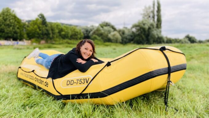 Dresden: Privat Boat Tour at Sunset With Beergarden Stop - Boat Equipment and Safety