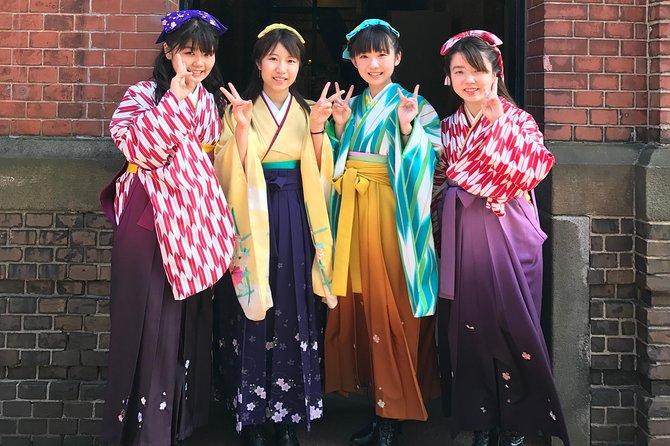 Dress Up in a High-Quality 'Hakama' Kimono and Enjoy a 30-Minute Rickshaw Tour - Dressing in Hakama
