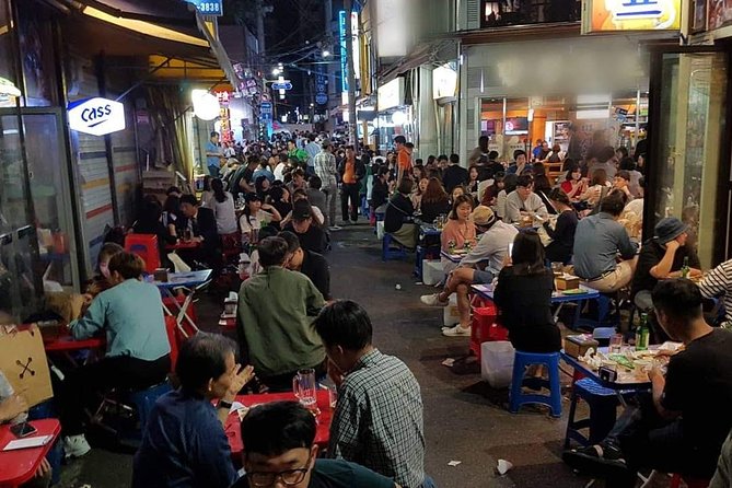 Drinking and Eating Through the Alleys of Seoul - Discovering Local Cuisine