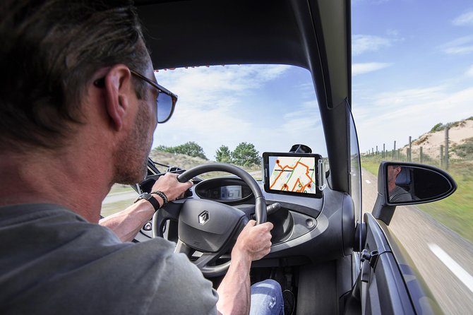 Drive It Yourself Electric History and Castle GPS Audio Tour - Guided Audio Experience