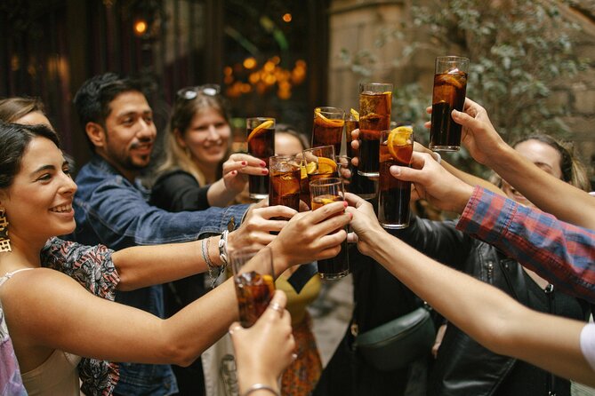 Drunken History Pub Crawl Walking Tour With 4 Drinks Included - Guided by Local, Fun, and Fluent Hosts