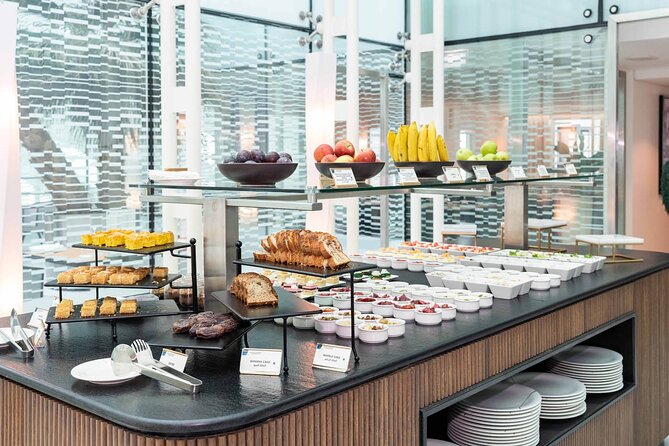 Dubai International Airport (DXB) T3/T1/T2 Luxury Lounge Access - Lounge Capacity and Crowding