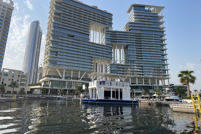 Dubai Luxury Yacht Cruise 3 Hours - Inclusions and Amenities