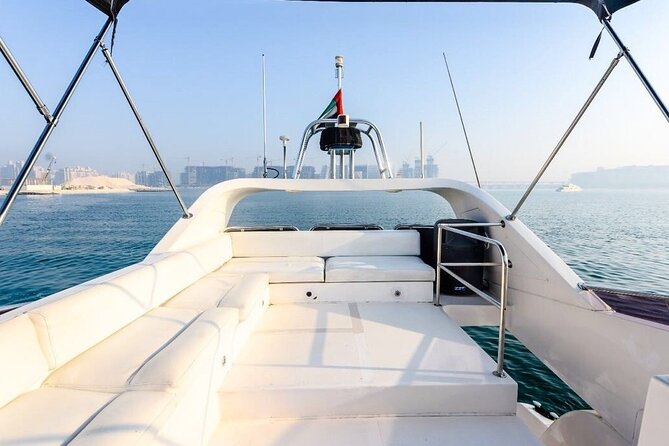 Dubai Marina Yacht Cruising Rental Experience - Yacht Amenities and Inclusions