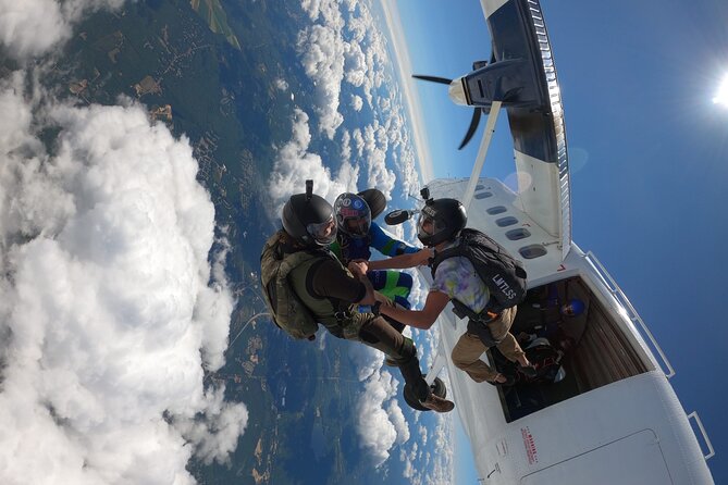 Dubai Skydive Tandem Over the Palm Including Transfers - Safety Precautions