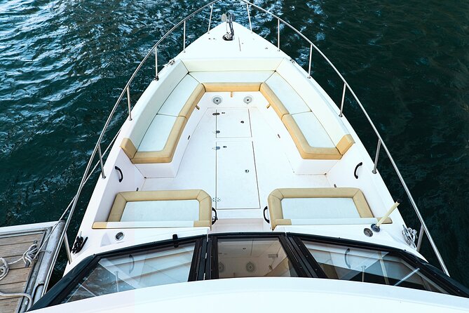 Dubai Sunset Cruise With Live BBQ and Drinks - Discovering the Vibrant Yacht Club