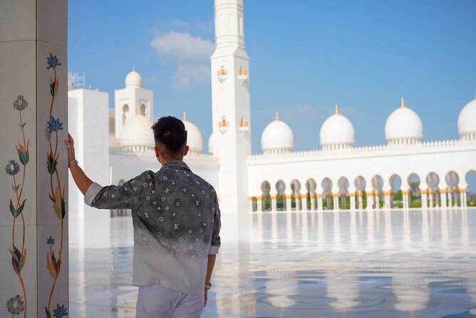 Dubai To Abu Dhabi: Grand Mosque, Royal Palace & Etihad Towers - Palace and Observation Deck