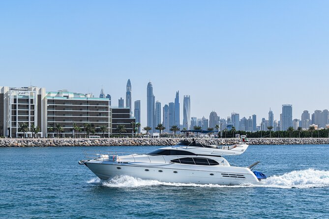 Dubai Yacht Rental - Book 58 Ft Private Yacht up to 28 Persons - Vessel Capacity