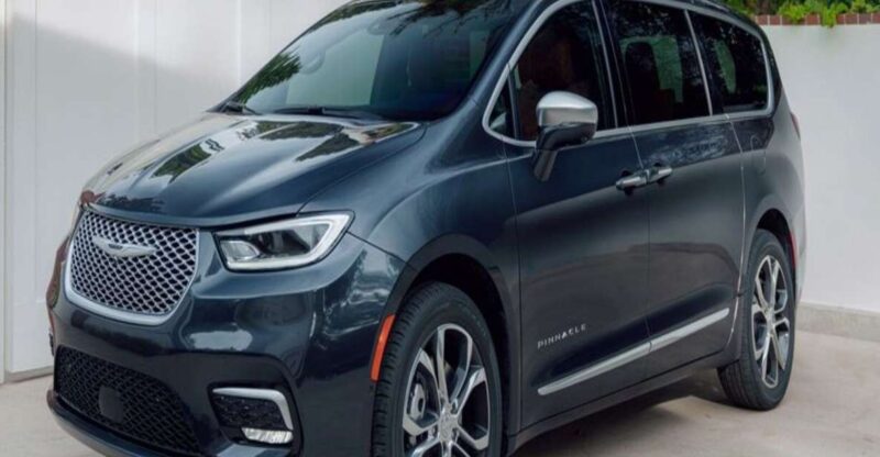 Dublin Airport: Private 1-Way Minivan Transfer to Dublin - Meeting Points