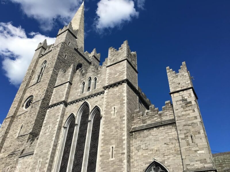 Dublin: Audio Guide Tour With 26 Attraction Visits - Key Points