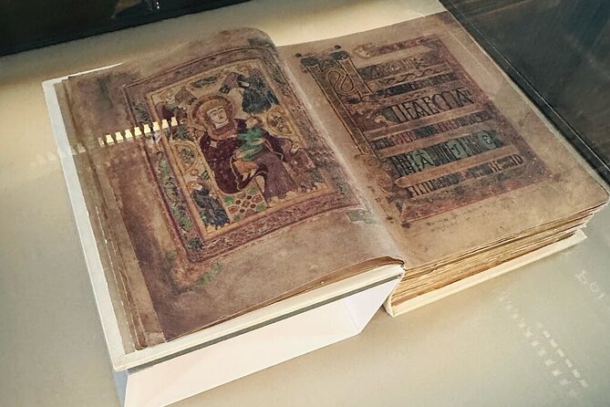 Dublin Book of Kells, Castle and Molly Malone Statue Guided Tour - Additional Information