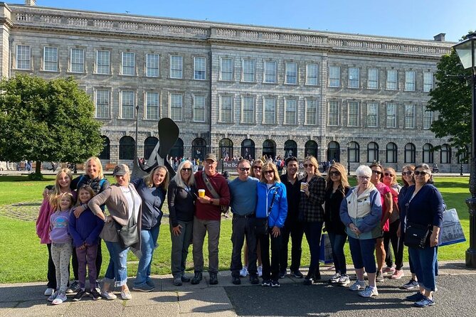Dublin Book of Kells, Castle and Molly Malone Statue Guided Tour - Navigating the Tour