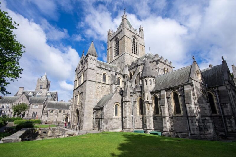 Dublin: Book of Kells, Dublin Castle and Christ Church Tour - Itinerary Highlights