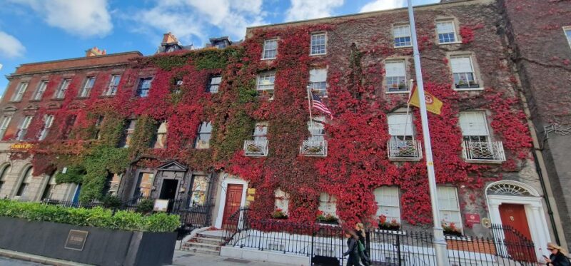 Dublin: Dublin City Highlights Private Guided Walking Tour - Iconic Locations and Attractions
