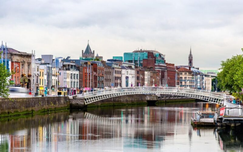 Dublin: Express Walk With a Local in 60 Minutes - Booking and Cancellation