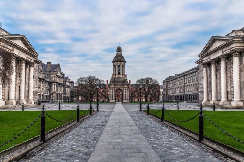 Dublin: Fast-Track Book of Kells Ticket & Dublin Castle Tour - Booking and Cancellation Policies