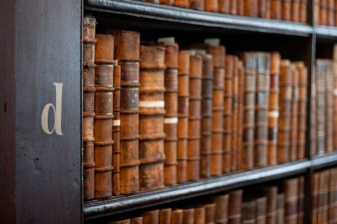 Dublin: Fast-Track Book of Kells Ticket & Dublin Castle Tour - Marveling at the Book of Kells