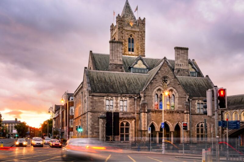 Dublin: First Discovery Walk and Reading Walking Tour - Main Attractions