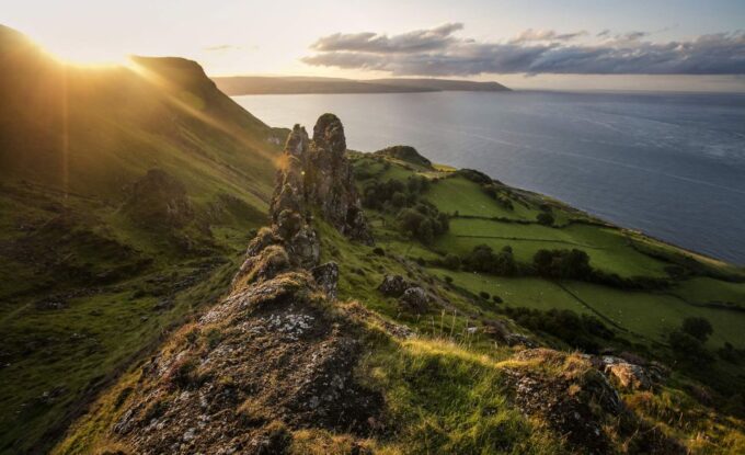 Dublin: Giants Causeway, Dark Hedges & Titanic Guided Tour - Sights and Attractions